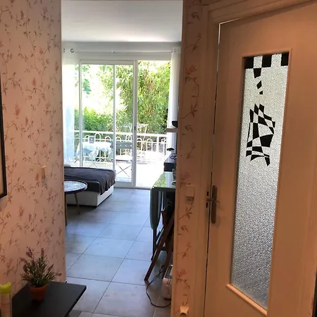 Only 60M To The Beach, 2 Bedroom Cozy Apartment, 80M2 Big Garden, Very Central Cannes Exterior photo