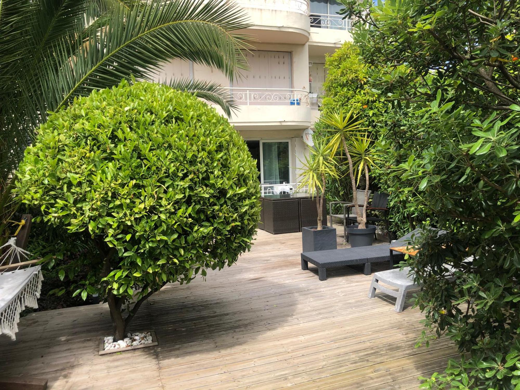Only 60m To The Beach, 2 Bedroom Cozy Apartment, 80m2 Big Garden, Very Appartement *