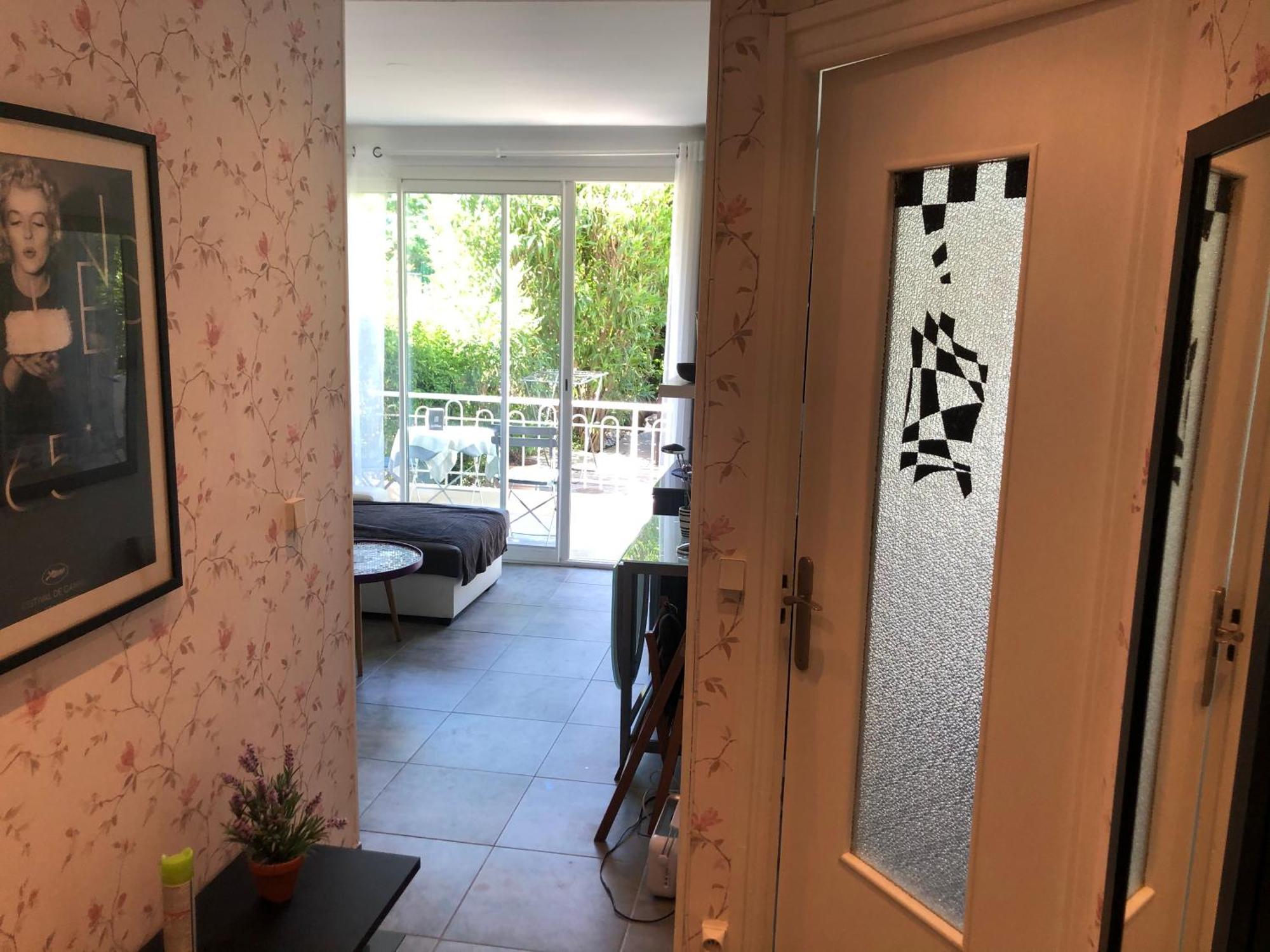 Only 60m To The Beach, 2 Bedroom Cozy Apartment, 80m2 Big Garden, Very Appartement *