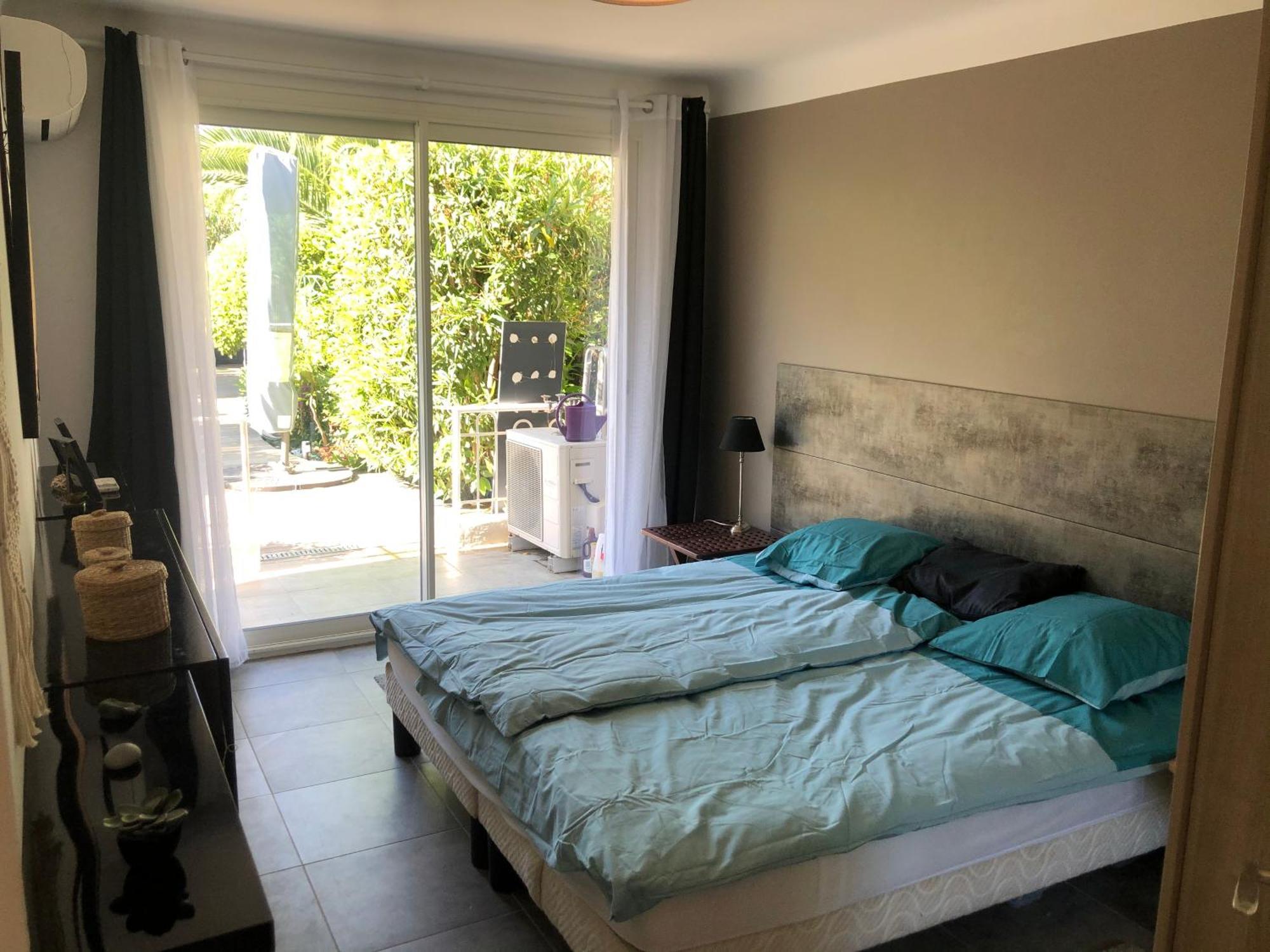 Only 60m To The Beach, 2 Bedroom Cozy Apartment, 80m2 Big Garden, Very Appartement