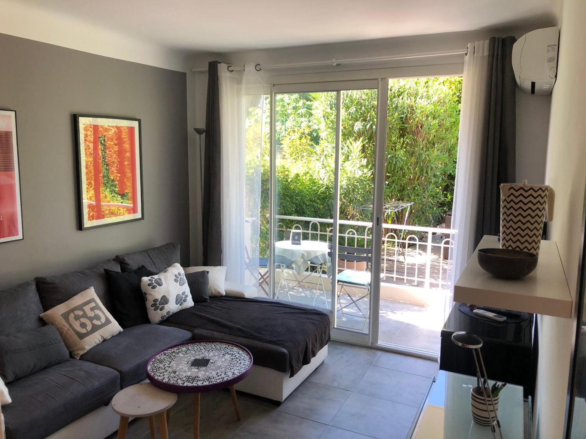 Appartement Only 60m To The Beach, 2 Bedroom Cozy Apartment, 80m2 Big Garden, Very *