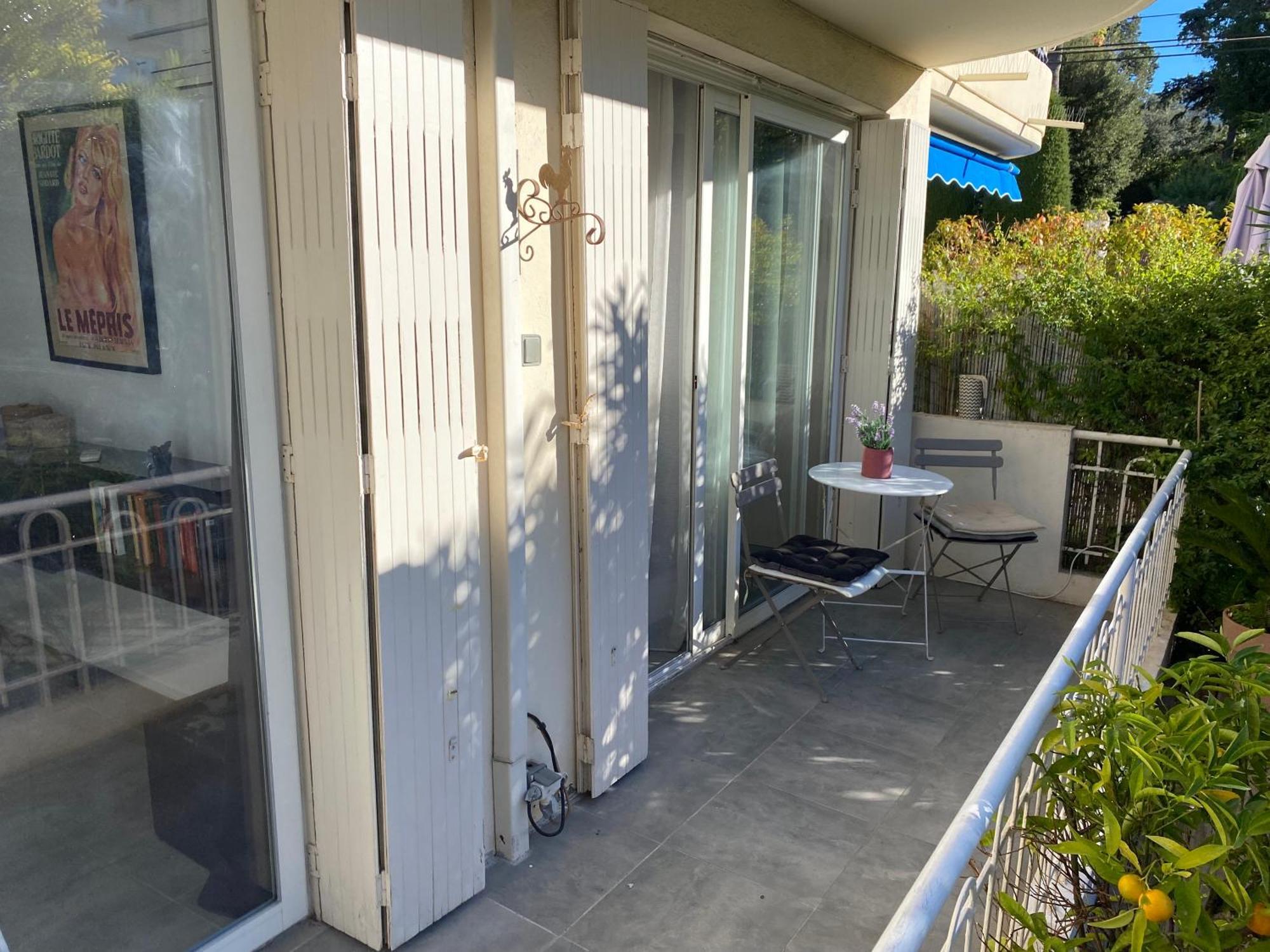 Only 60m To The Beach, 2 Bedroom Cozy Apartment, 80m2 Big Garden, Very Appartement *